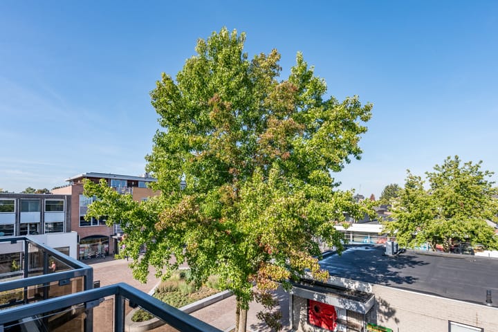 Foto 32 van Den Hof 25