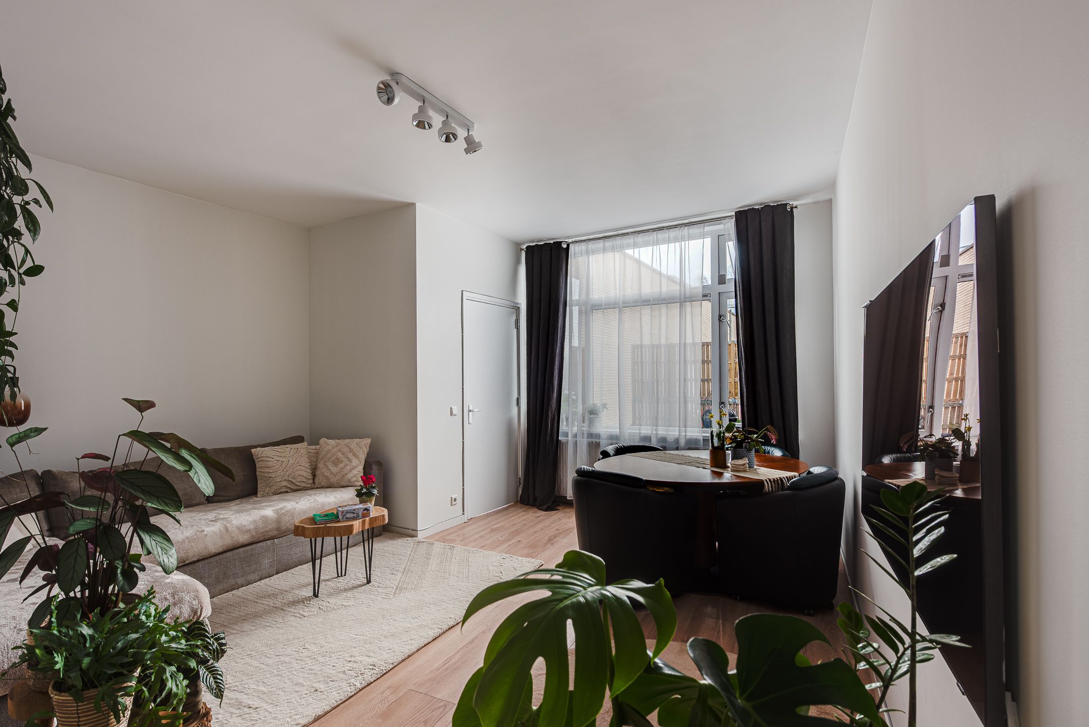 Photo 3 of Koningshof 1-A1