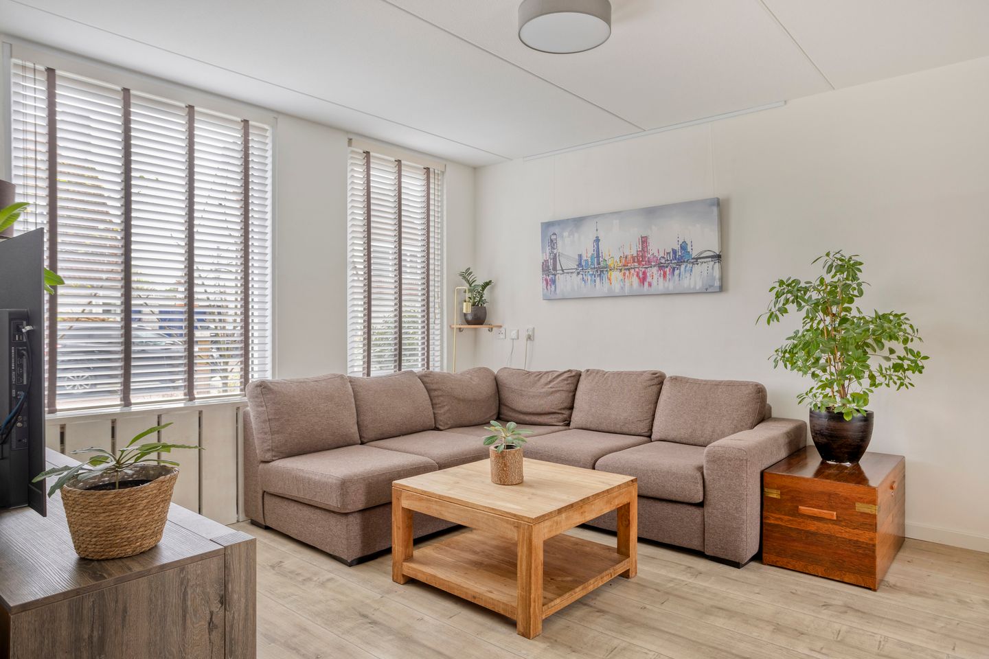 Foto 5 van H Roland Holstlaan 9