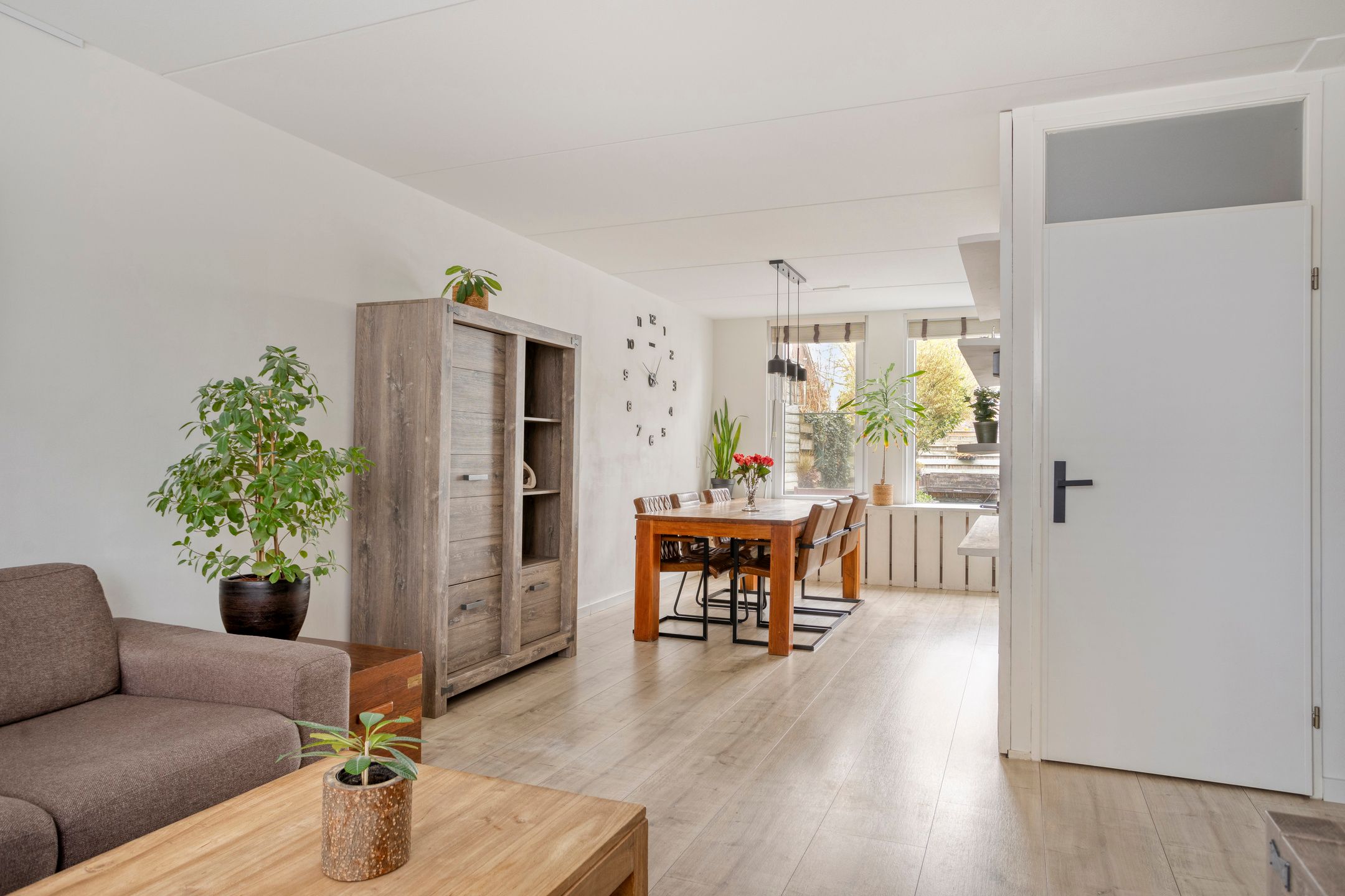 Foto 6 van H Roland Holstlaan 9