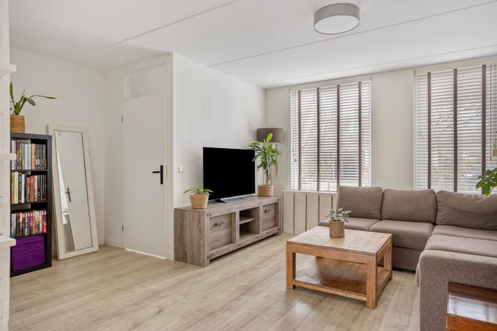 Photo 7 of H Roland Holstlaan 9