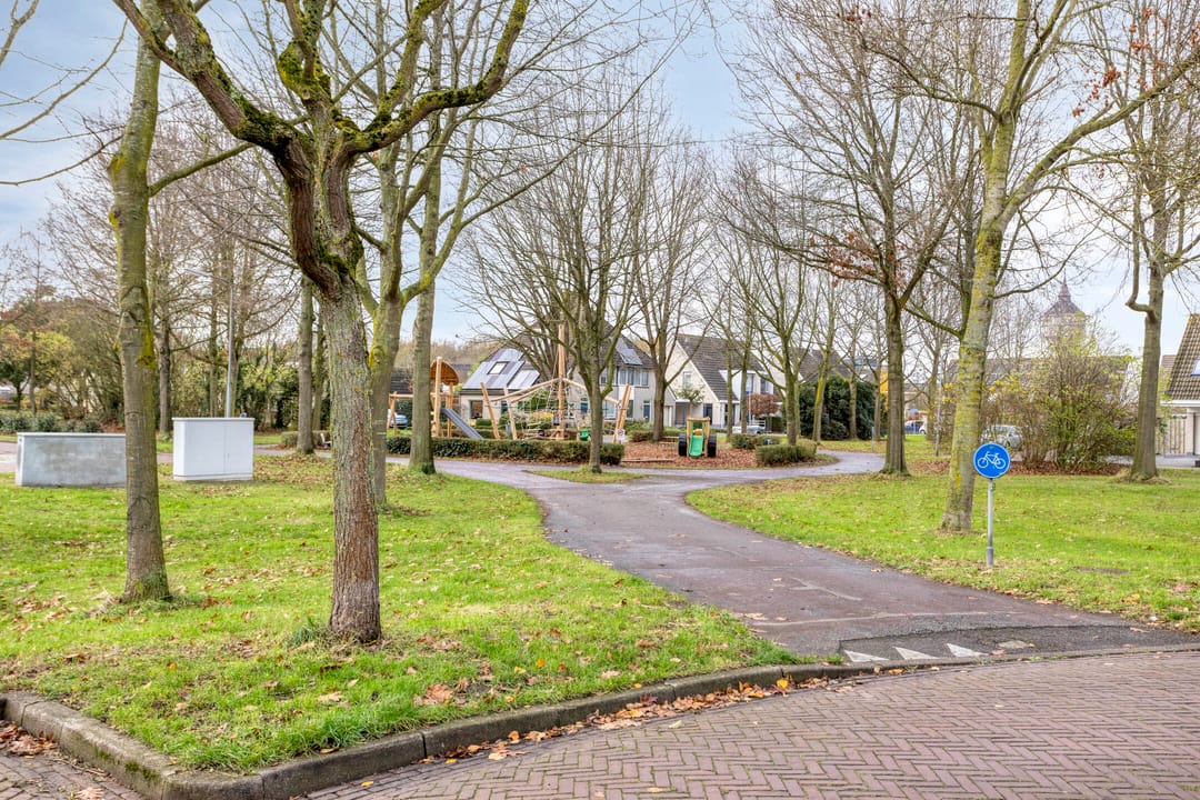 Foto 32 van H Roland Holstlaan 9