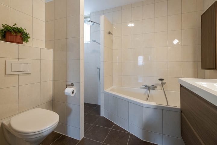 Photo 23 of Honingbij 5