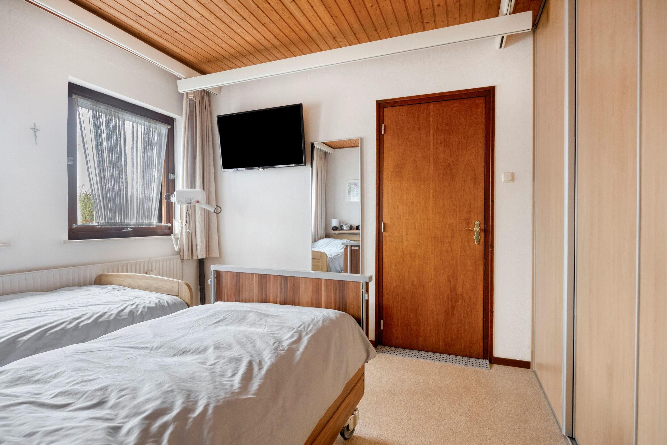 Foto 18 van van den Broecksingel 1