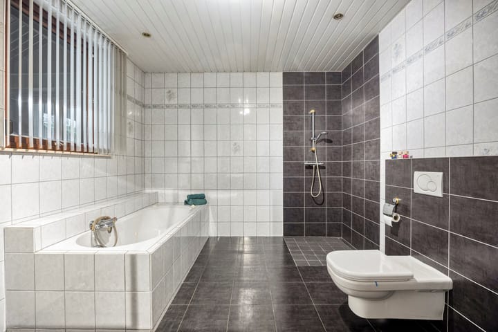 Foto 19 van van den Broecksingel 1