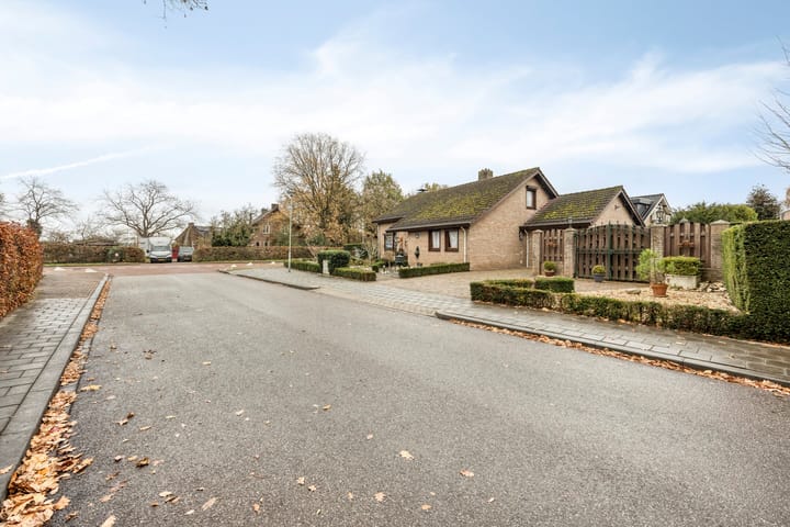 Foto 36 van van den Broecksingel 1