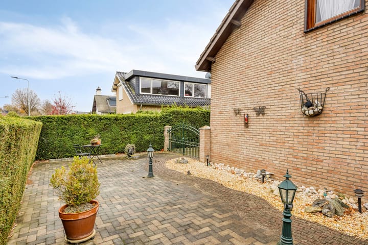 Foto 34 van van den Broecksingel 1