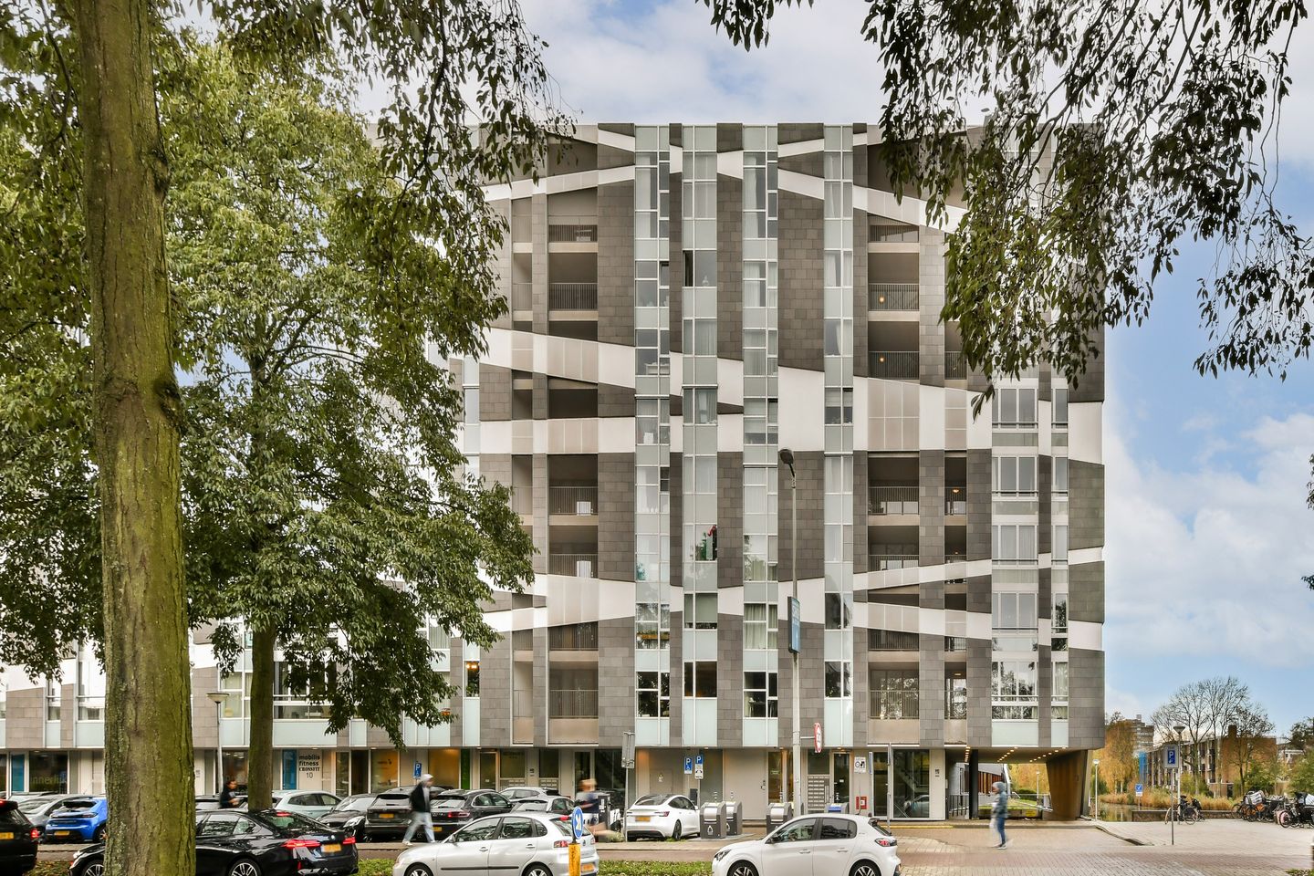 Foto 1 van Van Leijenberghlaan 4-N