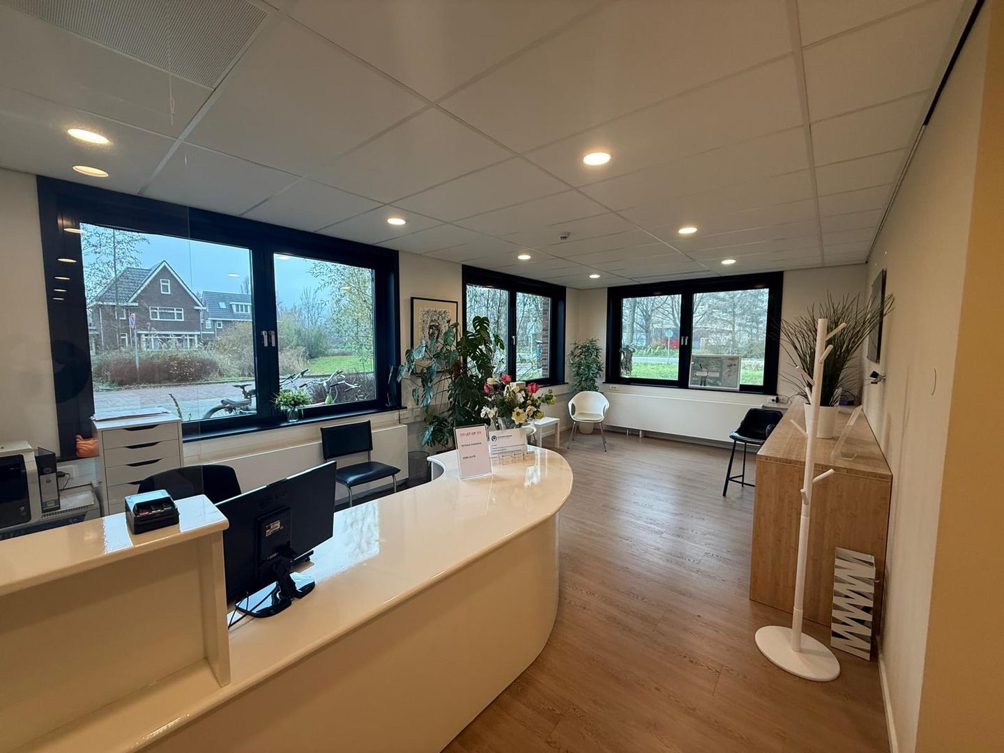 Bekijk foto 2 van Veteranenlaan 1