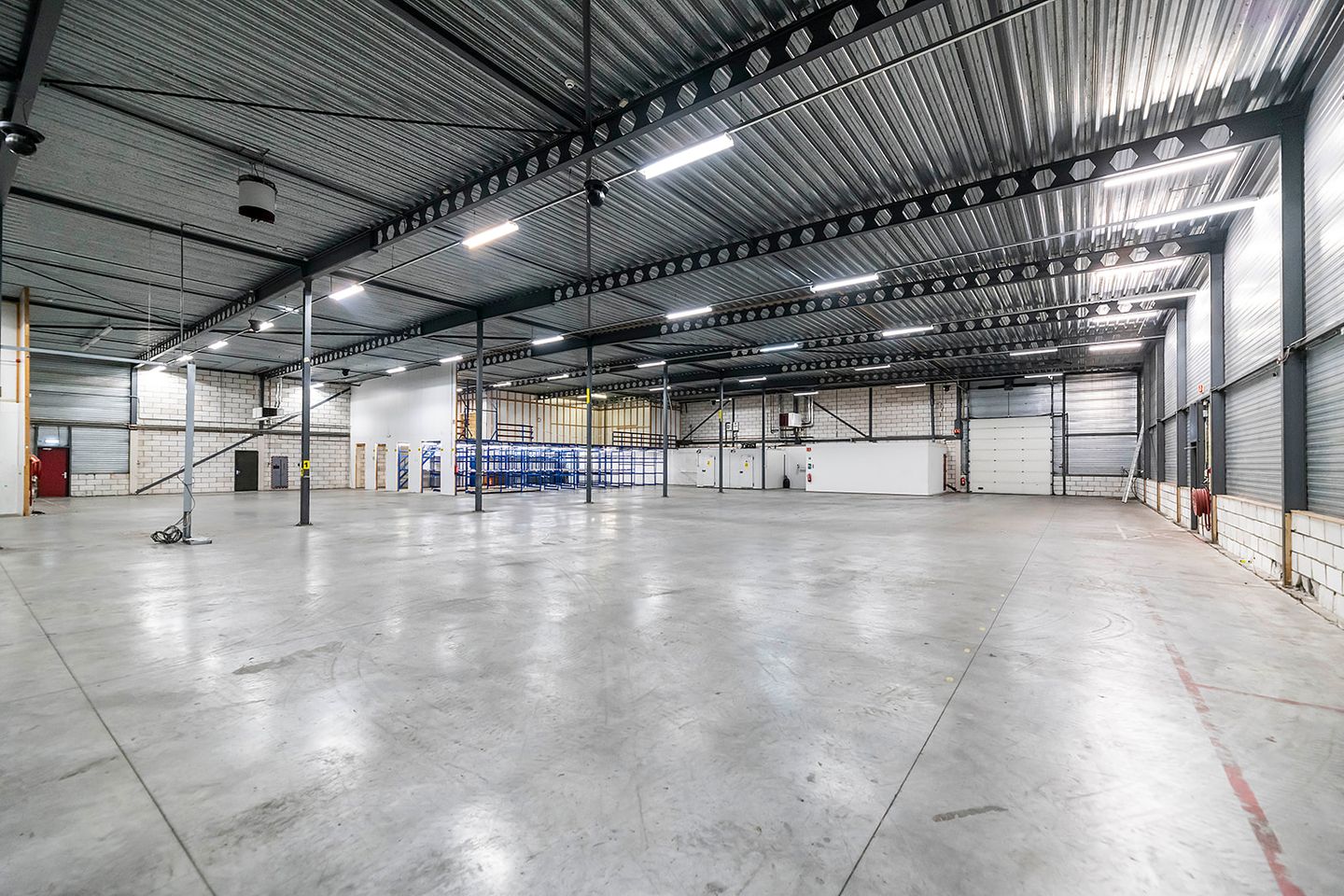 View photo 2 of Mon Plaisir 12-A