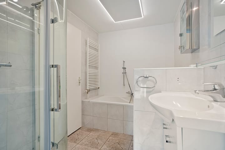 Photo 16 of Border 14