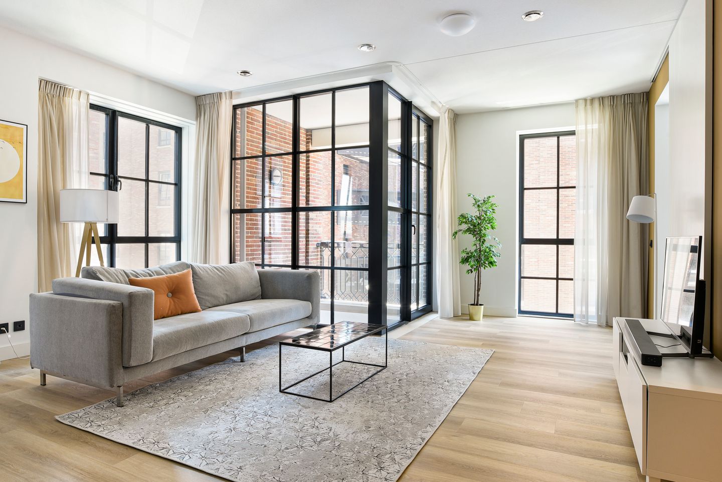 Foto 1 van Karl Weisbardstraat 147