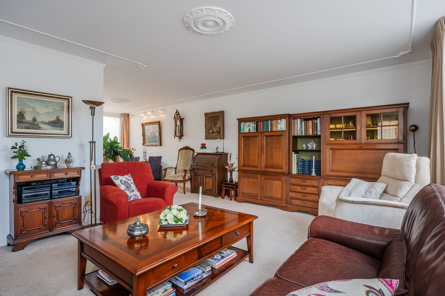 Photo 10 of Overrijn 26