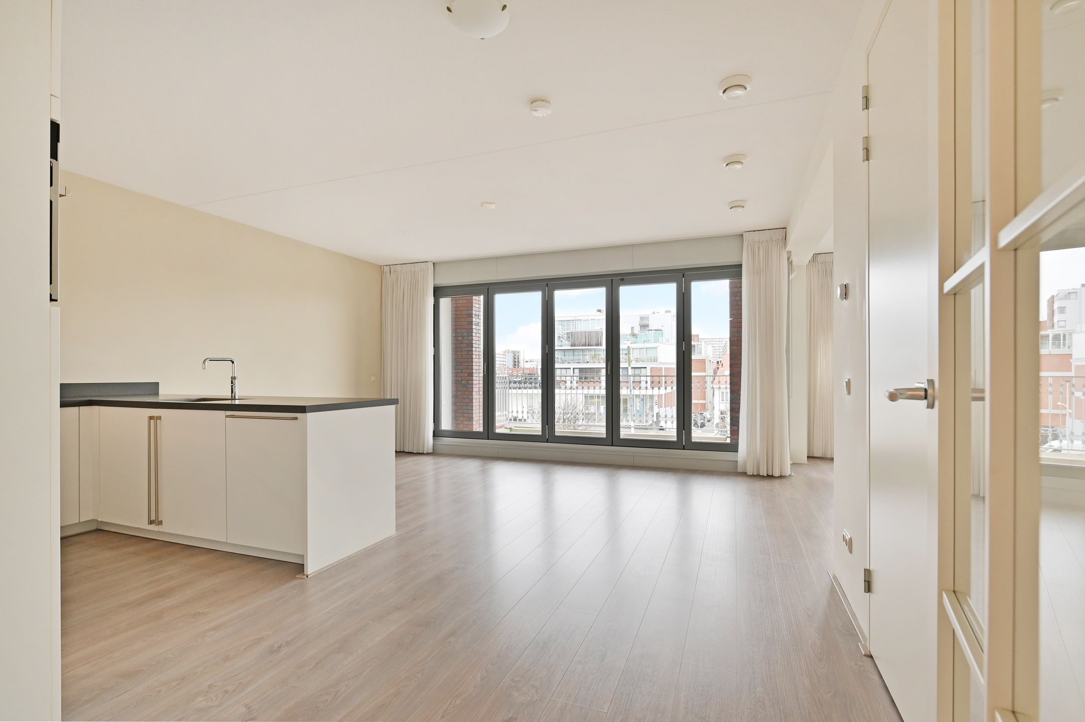 Foto 9 van Dr. Lelykade 82-A