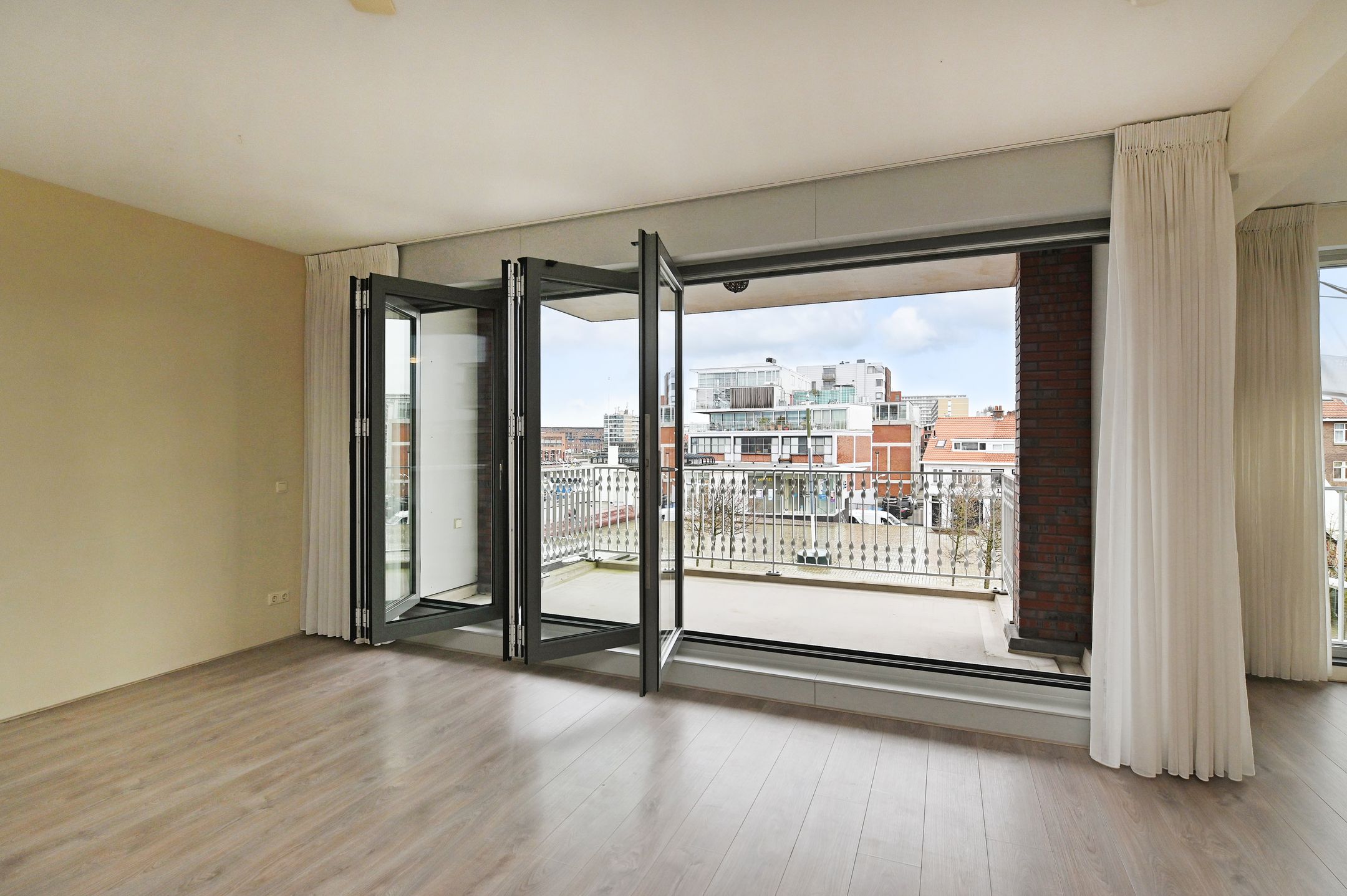 Foto 12 van Dr. Lelykade 82-A