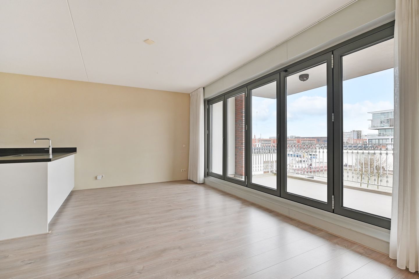 Foto 19 van Dr. Lelykade 82-A