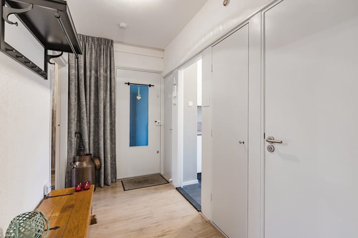 Photo 12 of Vermeerlaan 65