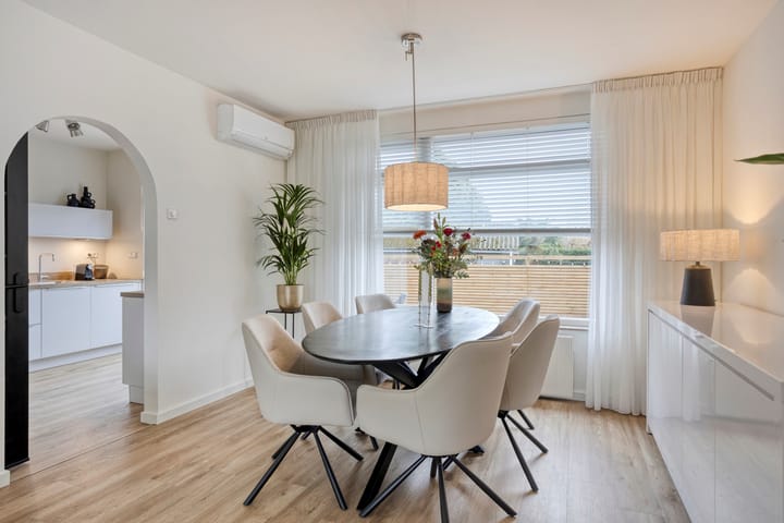 Foto 13 van van Caldenborghstraat 1