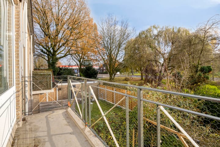 Photo 14 of Dr. Van der Zandestraat 21