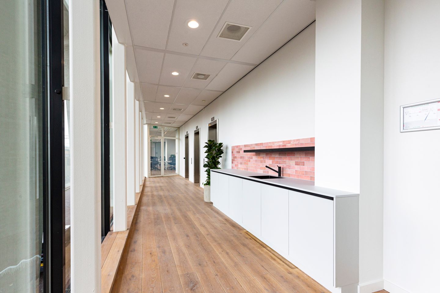 Bekijk foto 2 van Oosterdoksstraat 80