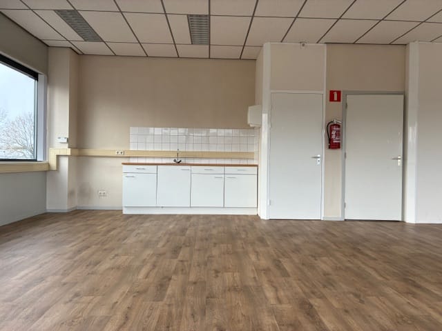 Bekijk foto 4 van Vlotbrugweg 4