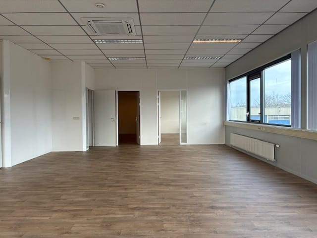 Bekijk foto 5 van Vlotbrugweg 4