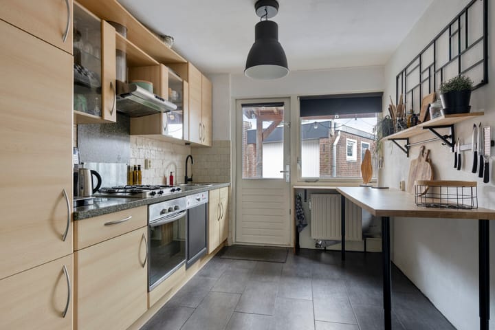 Photo 3 of Leliestraat 63