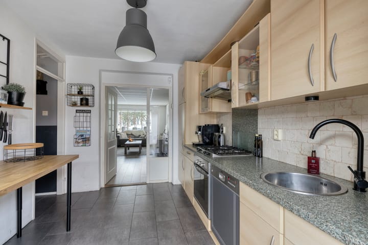 Photo 9 of Leliestraat 63