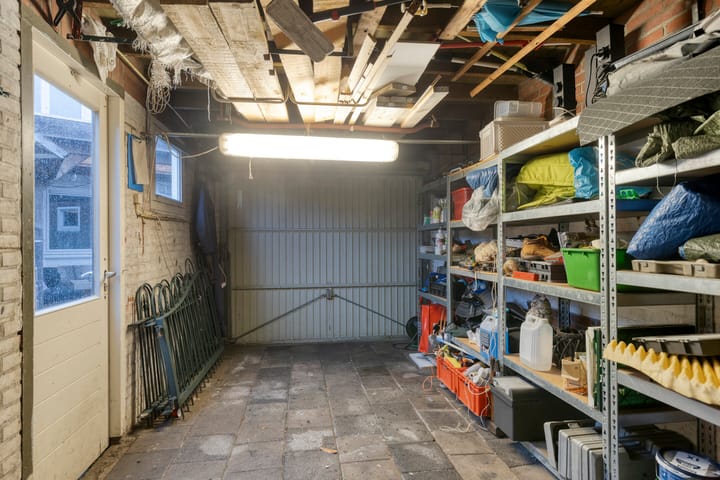 Photo 23 of Leliestraat 63