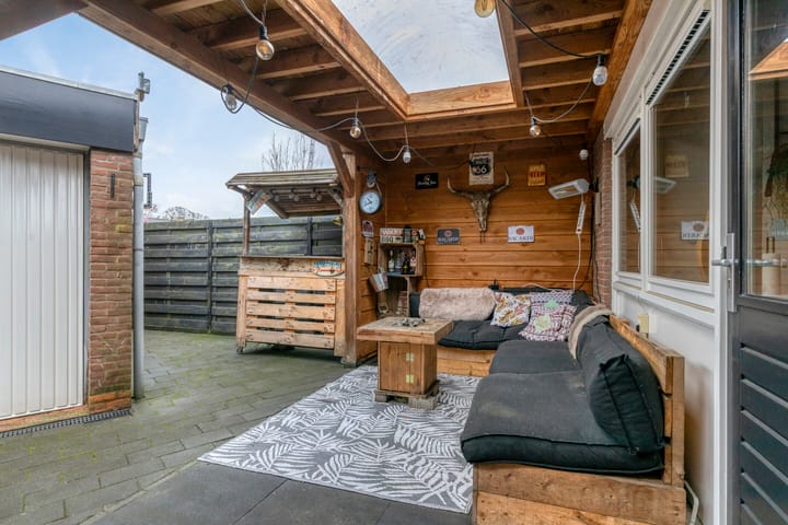 Photo 21 of Leliestraat 63