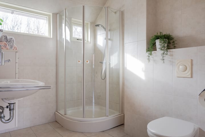 Photo 26 of Acacia 7