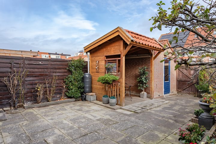 Photo 35 of Acacia 7