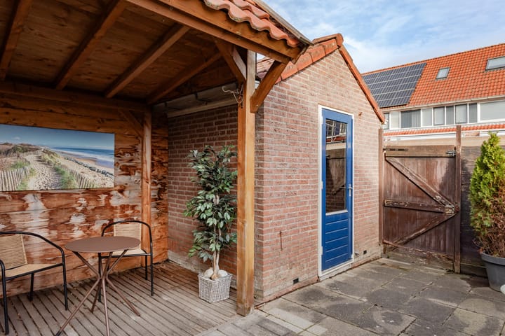 Photo 37 of Acacia 7