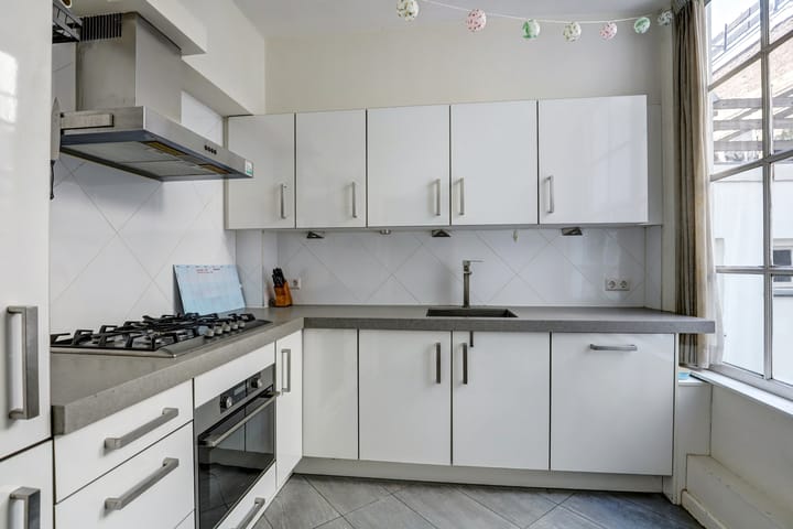 Photo 7 of Spuistraat 36-C