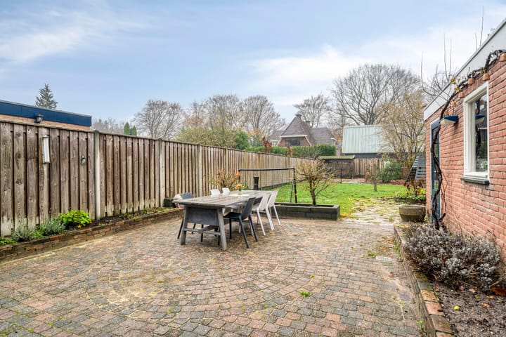 Photo 38 of Julianalaan 30