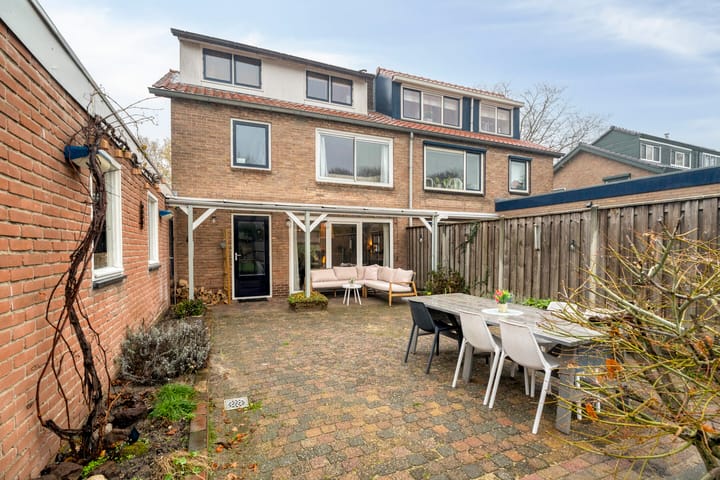 Photo 42 of Julianalaan 30