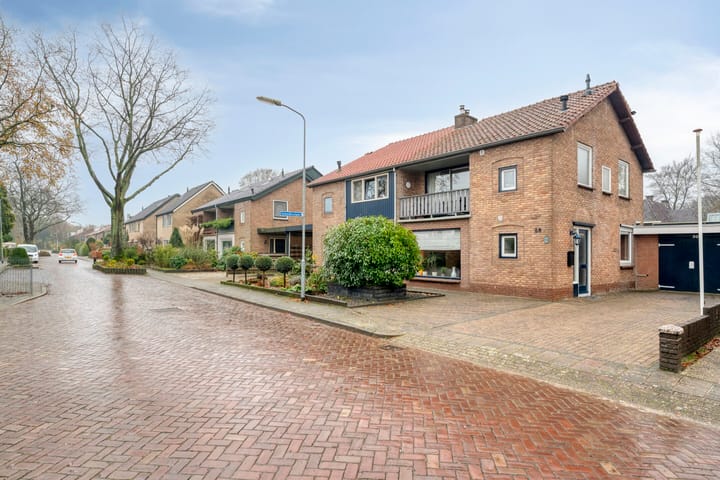 Photo 53 of Julianalaan 30