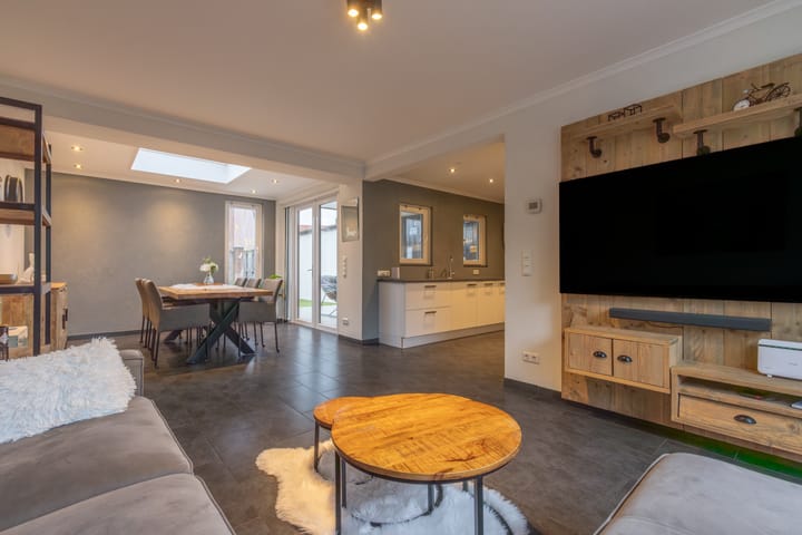 Foto 3 van Trompstraat 8