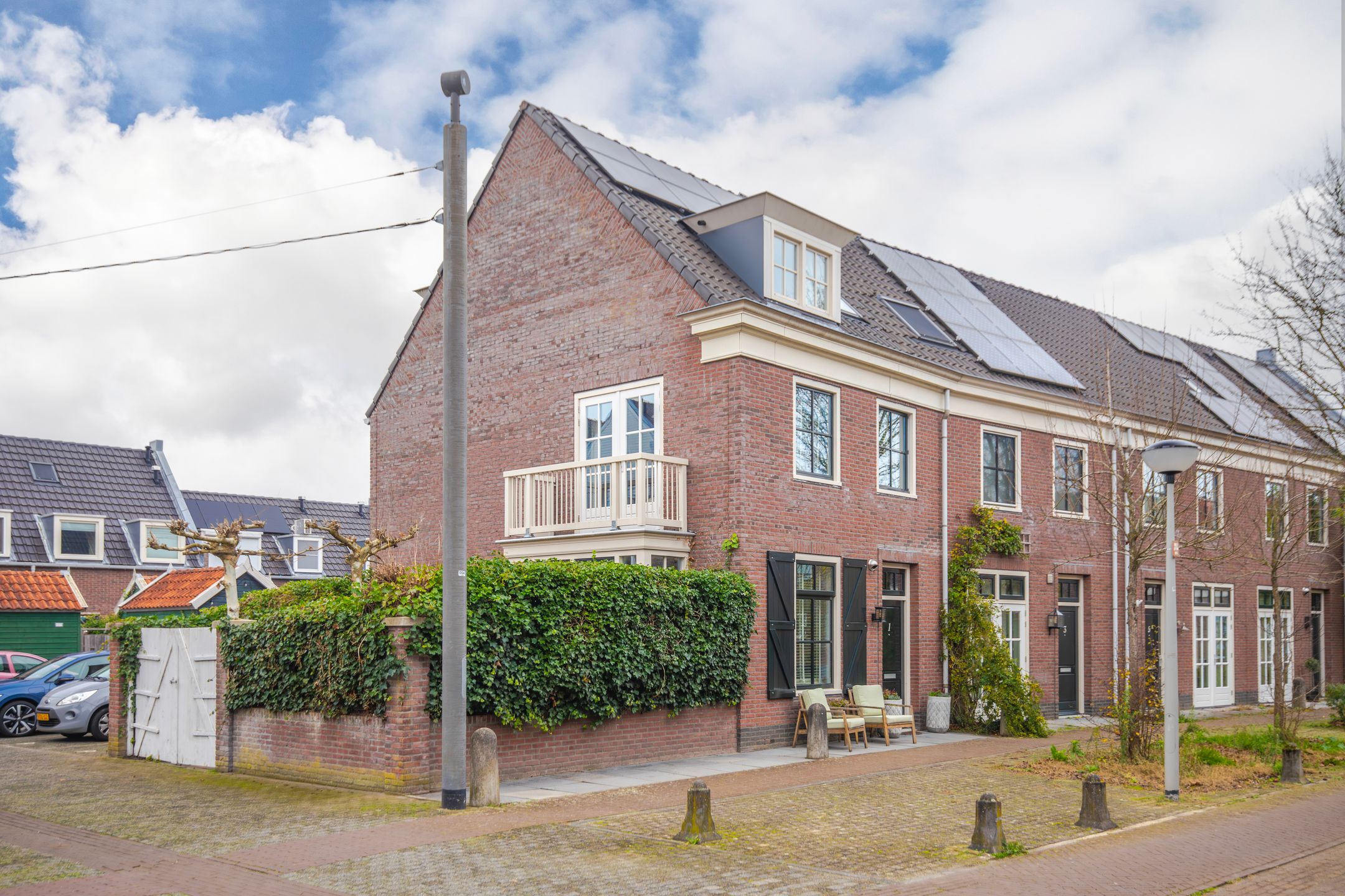 Buying a house in The Netherlands., Schrijnwerkersveste 1