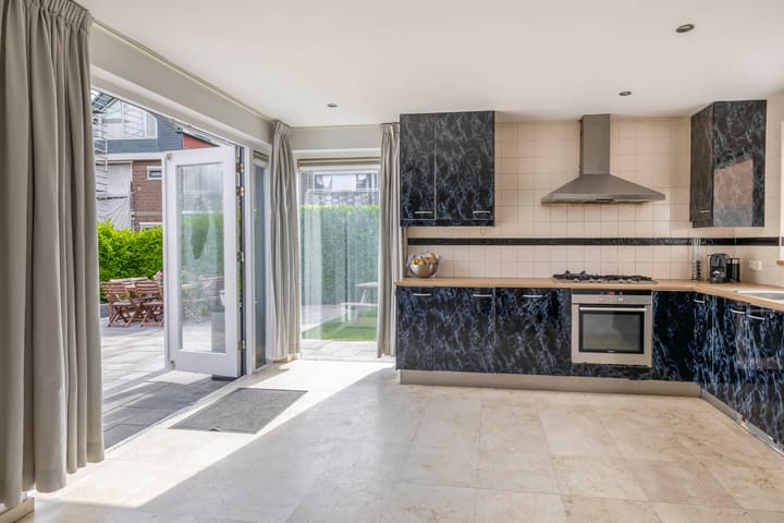 Photo 23 of Dr. Colijnstraat 48