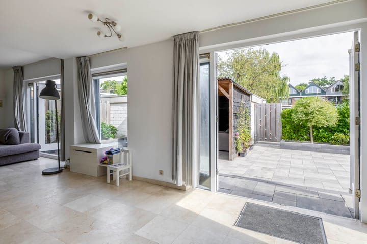 Photo 24 of Dr. Colijnstraat 48