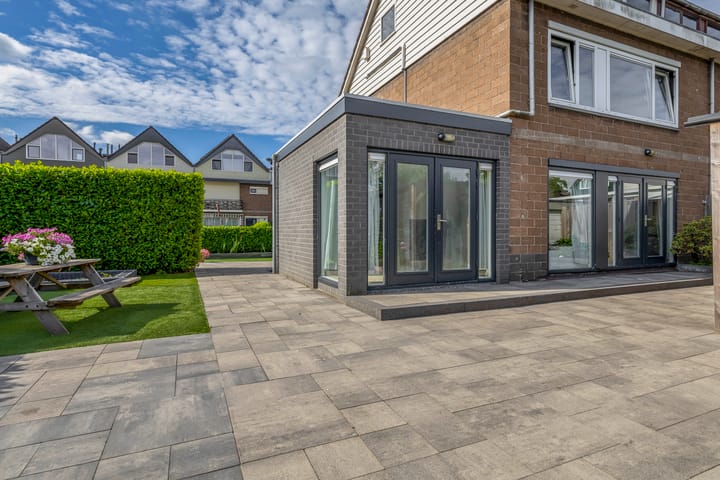 Photo 32 of Dr. Colijnstraat 48