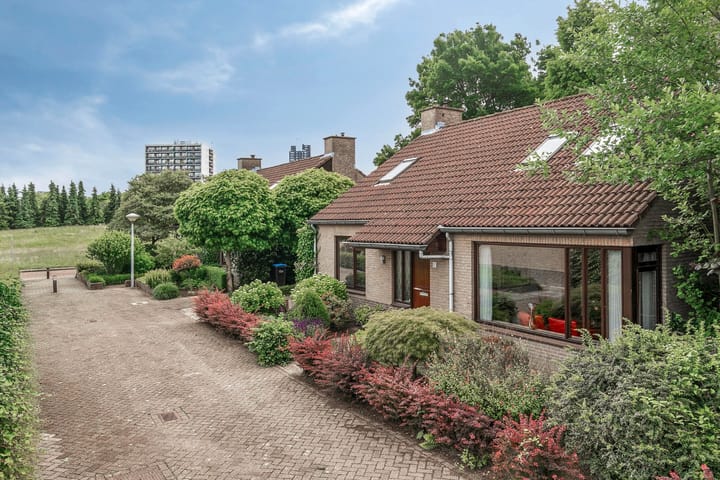 Foto 8 van Dom Paul Bellotweg 10