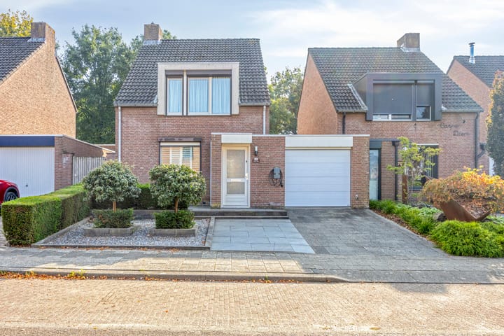 Foto 1 van Merovingenstraat 68