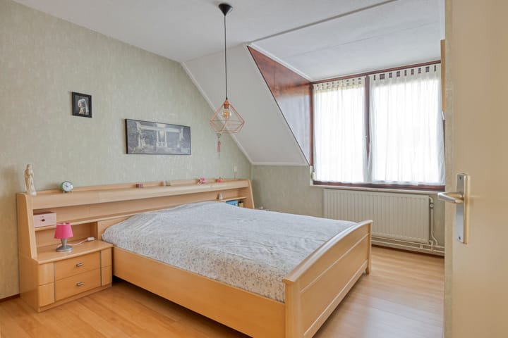 Foto 17 van Merovingenstraat 68