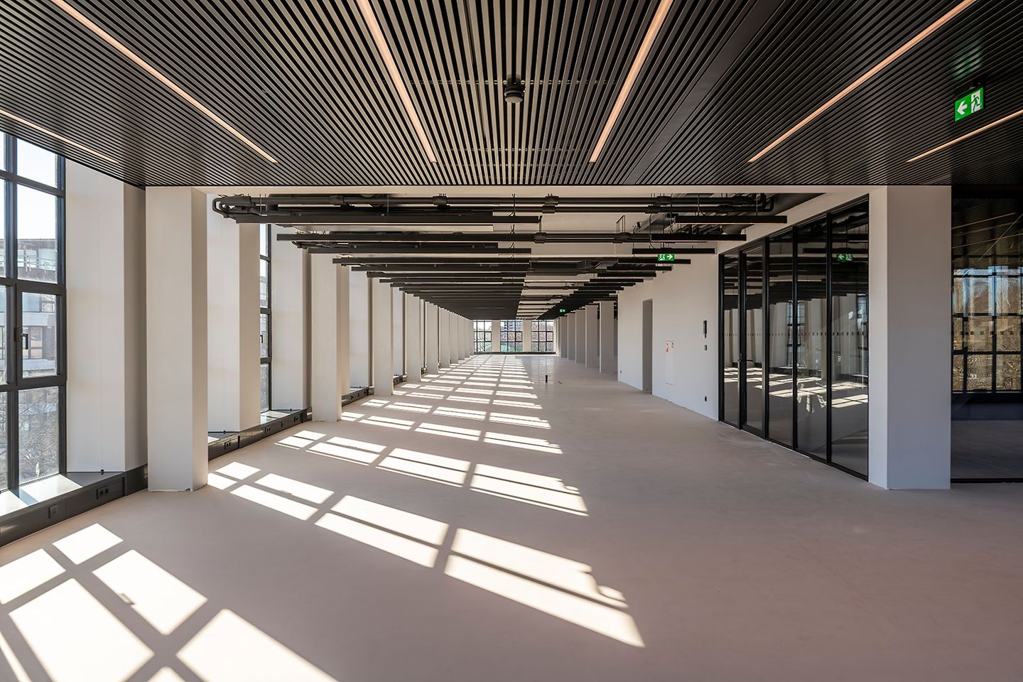 Bekijk foto 2 van Buitenveldertselaan 148