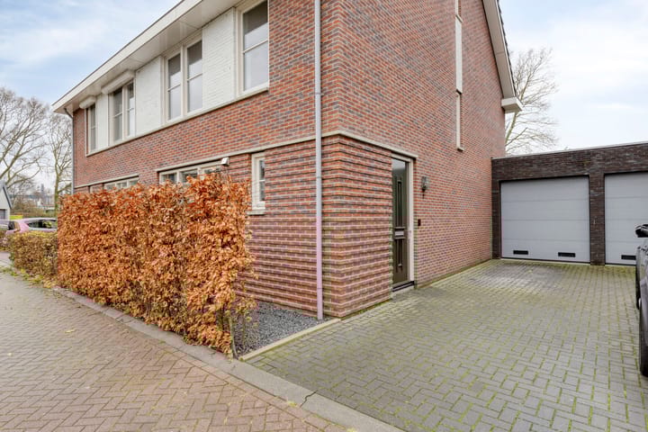 Foto 2 van Voorneveldstraat 8