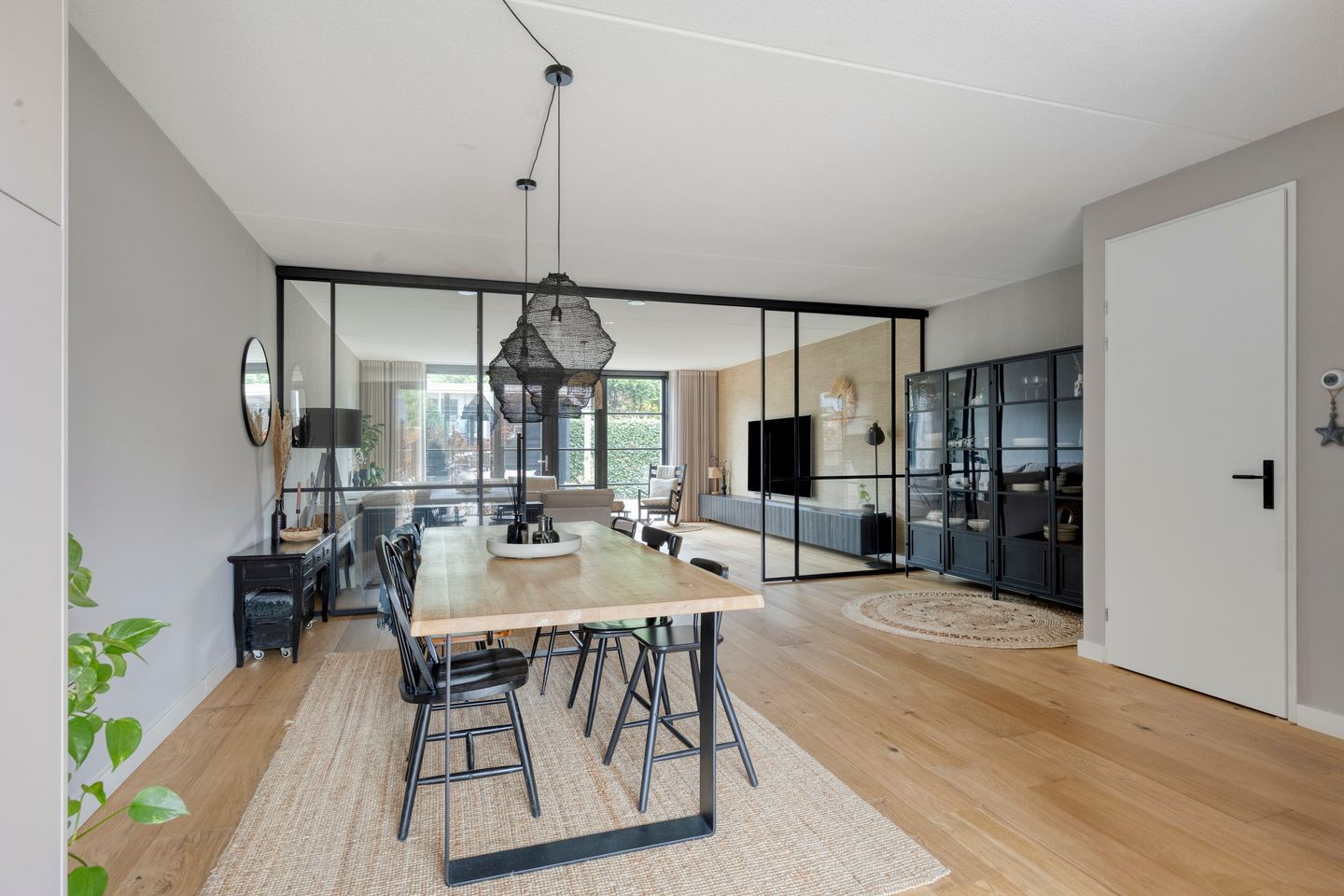 Foto 10 van Voorneveldstraat 8