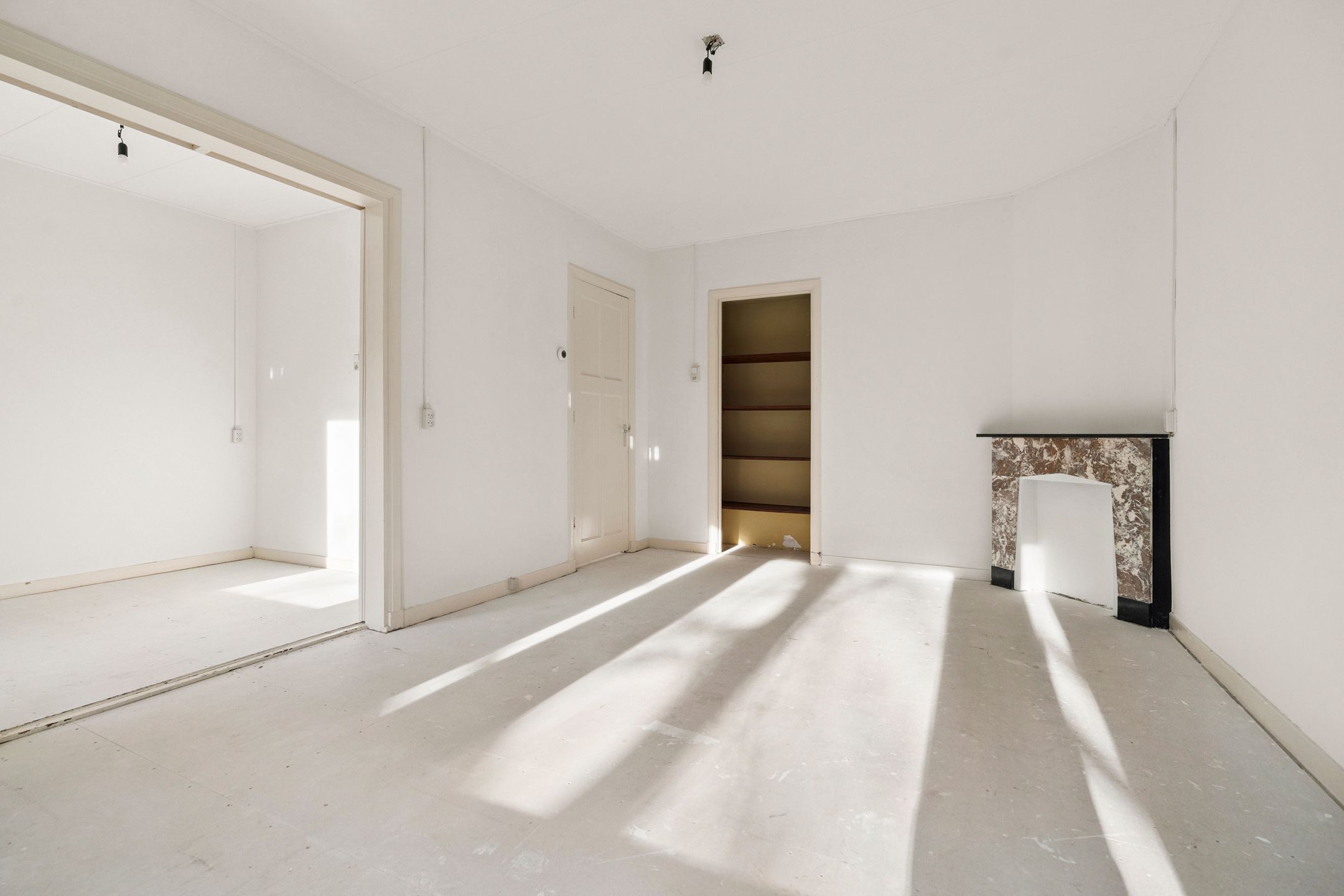 Photo 3 of Van Tuyll van Serooskerkenweg 32-1