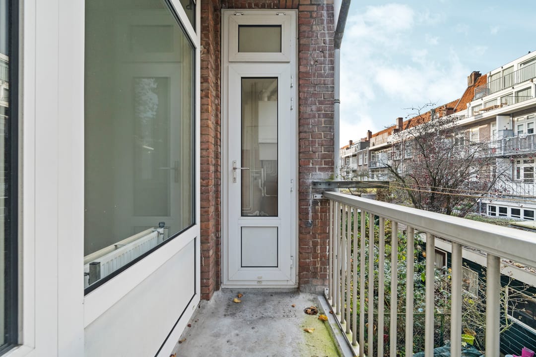 Photo 13 of Van Tuyll van Serooskerkenweg 32-1